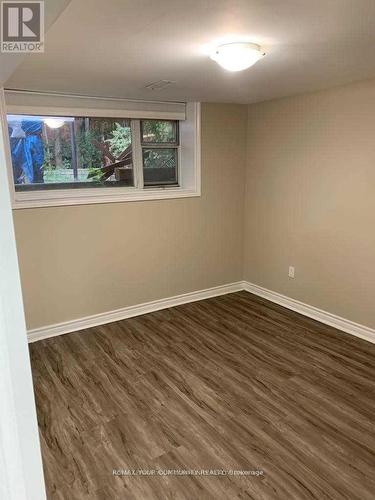 23 CHARLEMONT CRES CRESCENT , Toronto, Ontario M1T 1M3 4