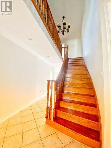 MAIN 114 RED RIVER CRESCENT , Newmarket, Ontario L3X 2R1 3