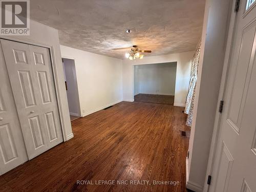 MAIN LEVEL - 8200 WOODBINE STREET , Niagara Falls (Ascot), Ontario L2H 1C7 2