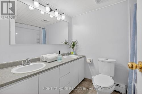 43 Crispin Private, Ottawa, ON 