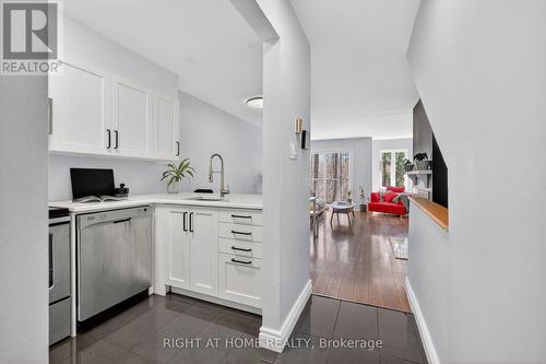 43 Crispin Private, Ottawa, ON 