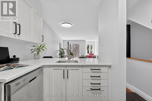 43 Crispin Private, Ottawa, ON 