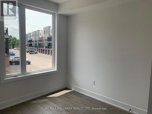 51 - 99 ROGER STREET S , Waterloo, Ontario N2J 0G1 2