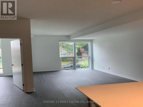 9B FALAISE ROAD , Toronto, Ontario M1E 3B6 4