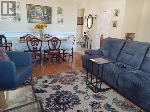 8008 Grossi Court, Niagara Falls (Mt. Carmel), ON 
