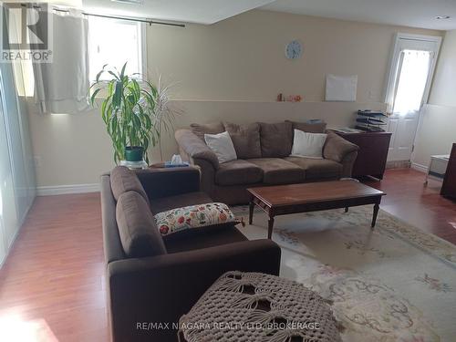 8008 Grossi Court, Niagara Falls (Mt. Carmel), ON 
