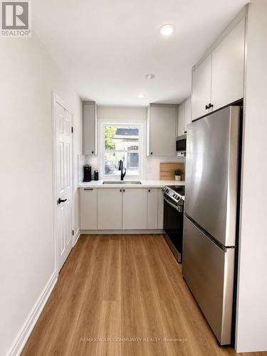 669 OLD BATHURST COACH HOUSE STREET , Newmarket, Ontario L3X 3A6 5
