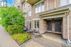 37 - 2441 GREENWICH DRIVE Oakville, ON L6M 0S3