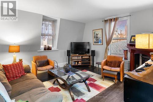 A - 54 YARMOUTH STREET , Guelph (Downtown), Ontario N1H 4G3 2