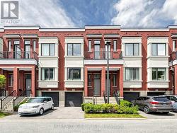 38 LAFFERTY LANE Richmond Hill, ON L4C 0Z8