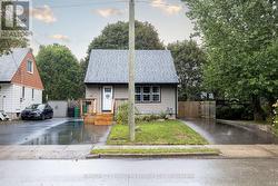 102 STEWART AVENUE  Cambridge, ON N1R 2T9