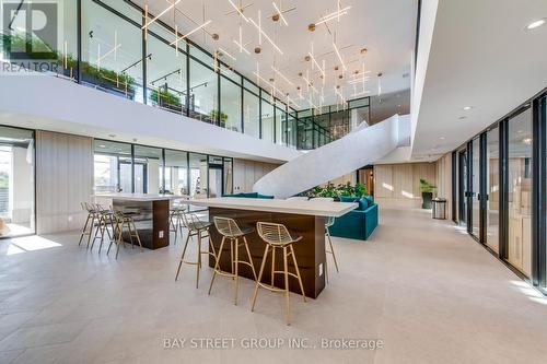 309 - 3079 TRAFALGAR ROAD , Oakville, Ontario L6H 8C5 2