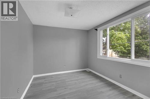 8 Victoria Street, Brantford, ON 