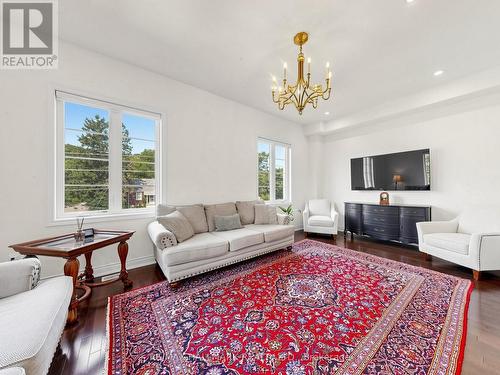 8313 ISLINGTON AVENUE , Vaughan, Ontario L4L 1X1 5