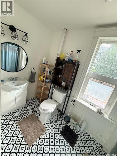 114 Second Street E, Carnduff, SK 