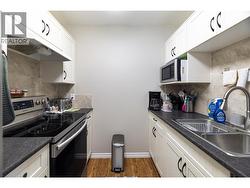 Galley kitchen - 