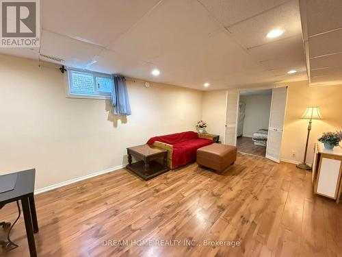 92 RAINIER SQUARE , Toronto, Ontario M1T 3A2 2