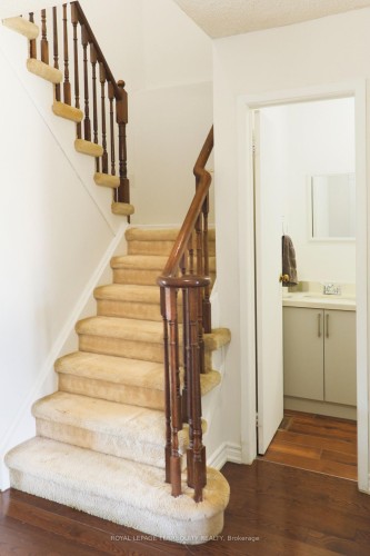 104 Gates Crescent, Ajax, ON 