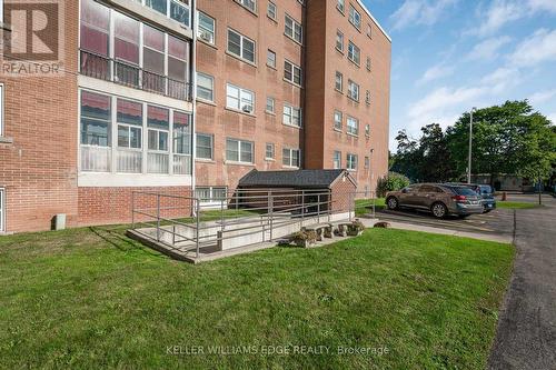 9 - 824 Brant Street, Burlington, ON 
