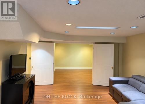 70 DALMATIAN CRESCENT , Toronto, Ontario M1C 4W7 3