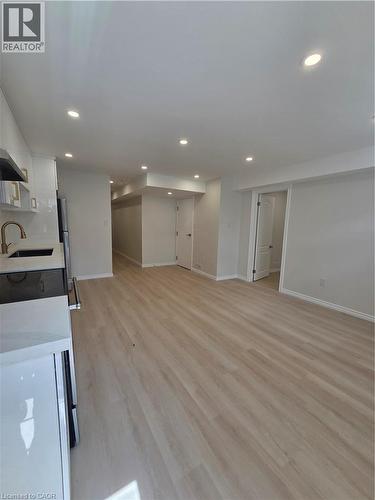 41 QUEENSGATE Crescent Unit# BSMT , Breslau, Ontario N0B 1M0 2
