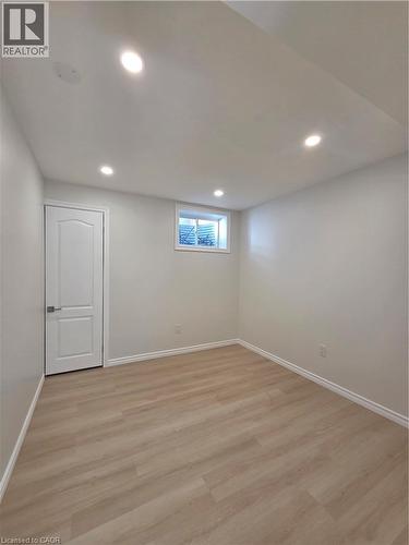 41 QUEENSGATE Crescent Unit# BSMT , Breslau, Ontario N0B 1M0 4