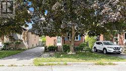 10 DAVIDSON AVENUE  Toronto, ON M1K 1C3