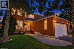 1058 GLENBROOK Avenue Oakville, ON L6H 4A3