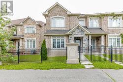 66 HATTON COURT Brampton, ON L6Y 0H7