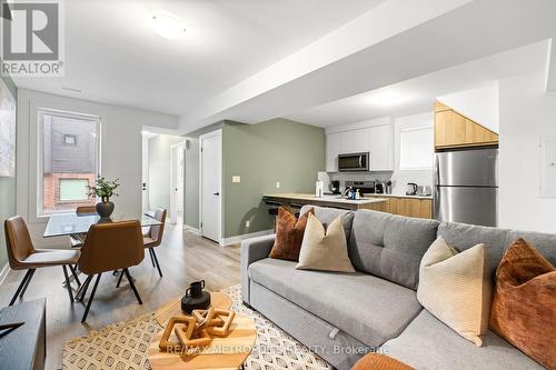 B - 447 LANSDOWNE AVENUE , Toronto, Ontario M6H 3Y2 5
