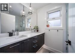 Primary ensuite with heated floors - 