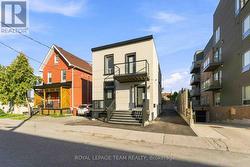 B - 13 BALSAM STREET Ottawa, ON K1R 6W6