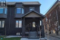 447 LANSDOWNE AVENUE Toronto, ON M6H 3Y2