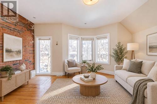 UPPER - 6 PRUST AVENUE , Toronto, Ontario M4L 2M8 2