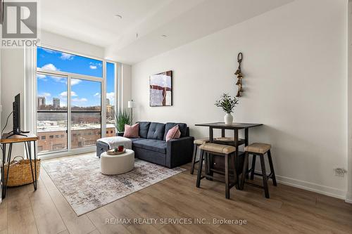 708 - 500 DUPONT STREET , Toronto, Ontario M6G 1Y7