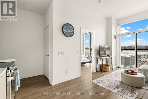 708 - 500 DUPONT STREET , Toronto, Ontario M6G 1Y7 2