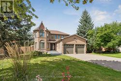 263 CHAMBERS CRESCENT  Newmarket, ON L3X 1T1