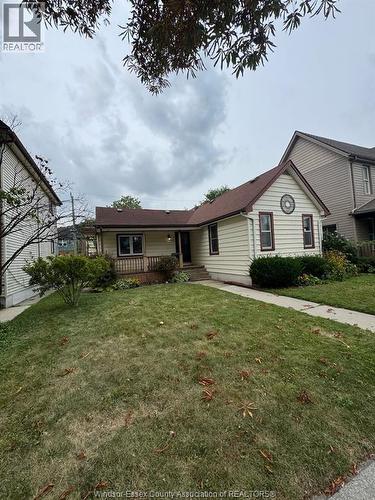 425 CHILVER ROAD , Windsor, Ontario N8Y 2J8 2
