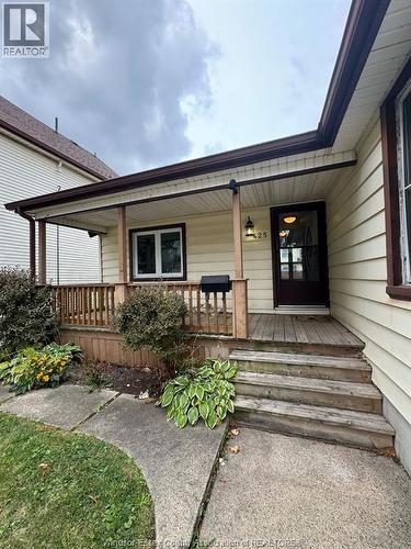 425 CHILVER ROAD , Windsor, Ontario N8Y 2J8 3