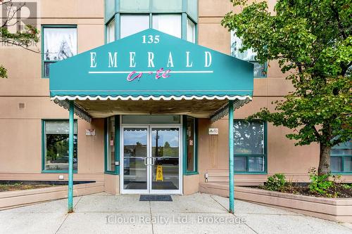 903 - 135 HILLCREST AVENUE  Mississauga, ON L5B 4B1