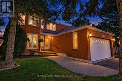 1058 GLENBROOK AVENUE Oakville, ON L6H 4A3