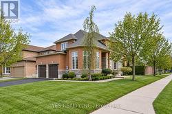 17 SNOWCAP ROAD Brampton, ON L6R 1W2