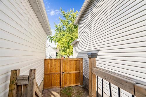 430 Pritchard Avenue, Winnipeg, MB 