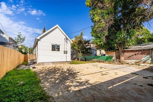 430 Pritchard Avenue, Winnipeg, MB 