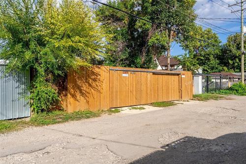 430 Pritchard Avenue, Winnipeg, MB 