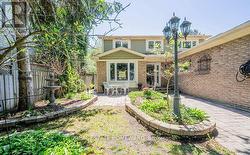27 DRUMERN CRESCENT Richmond Hill, ON L4C 5H9