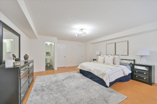 587 Candlestick Circle, Mississauga, ON 