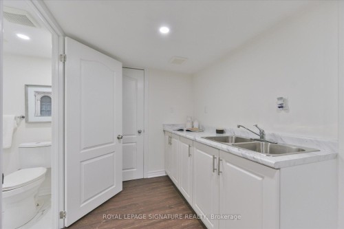 587 Candlestick Circle, Mississauga, ON 
