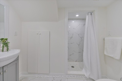 587 Candlestick Circle, Mississauga, ON 