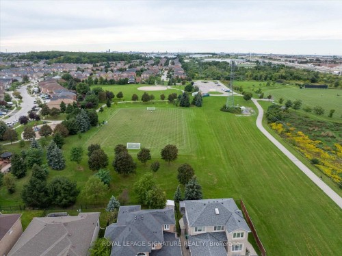 587 Candlestick Circle, Mississauga, ON 